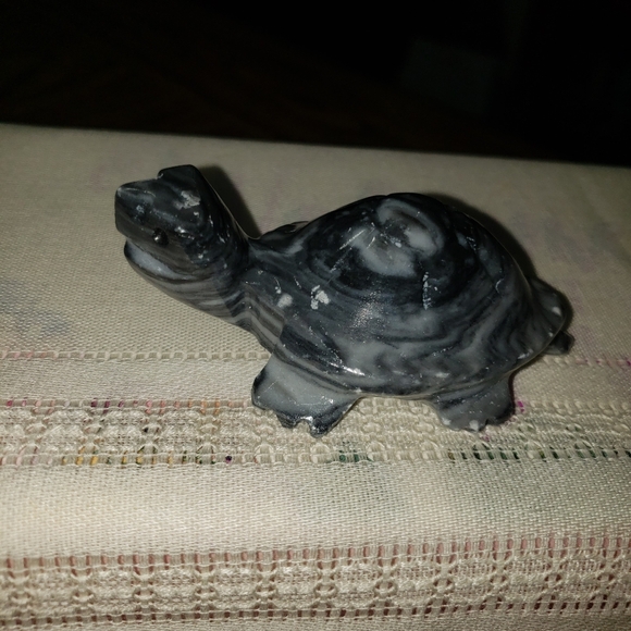 Vintage Hand carved marble turtle - Picture 5 of 6